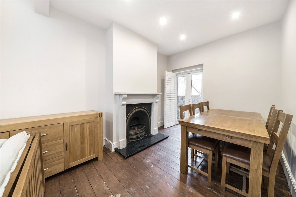 Property photo 3 of 12 Reception