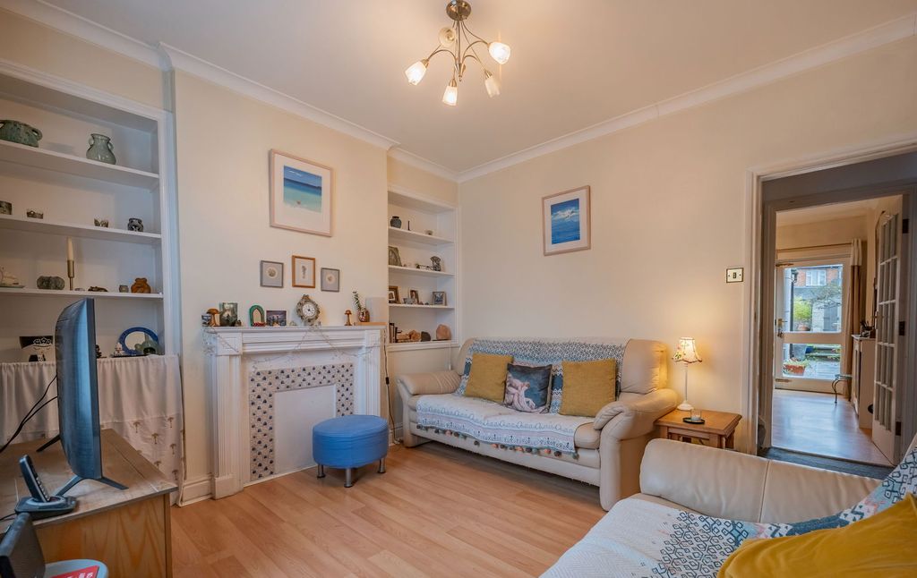 Property photo 2 of 21