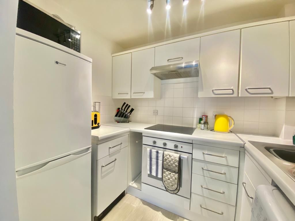 Property photo 2 of 9 Kitchen