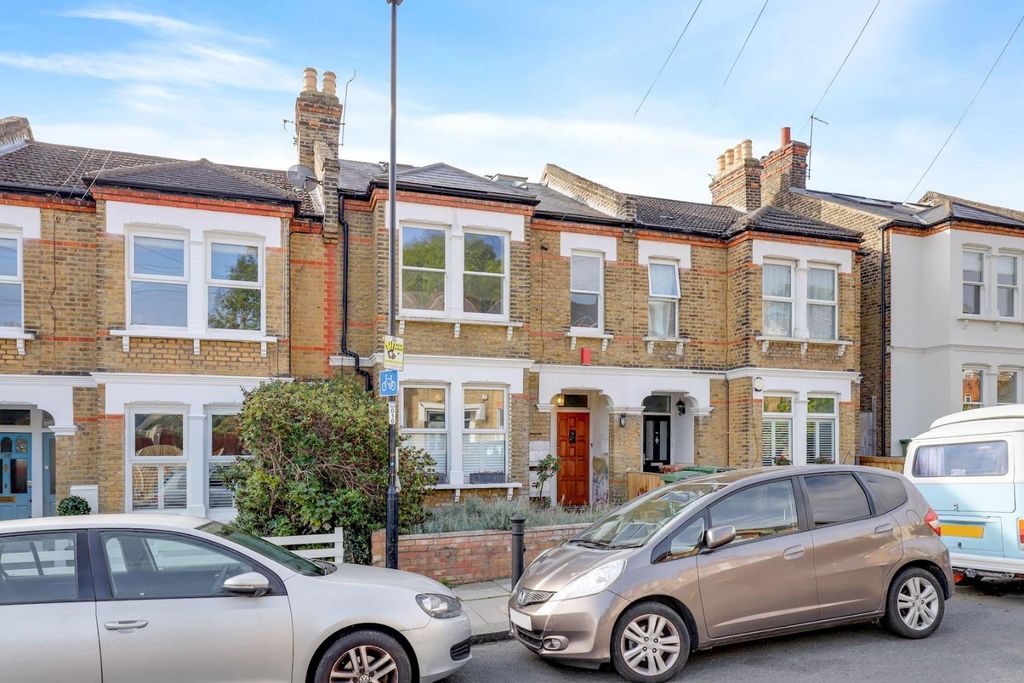 Property photo 2 of 11 10-886Djhpropworld - 96 Queenswood Road - 43-Mediu