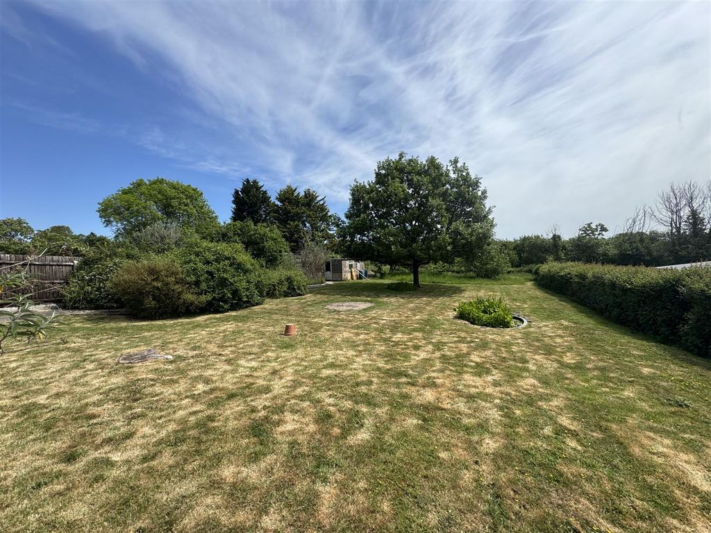 Property photo 2 of 27