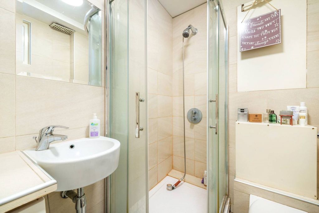 Property photo 3 of 4 A08J3000006Rucbiaa_Lgo240188_06.Jpg