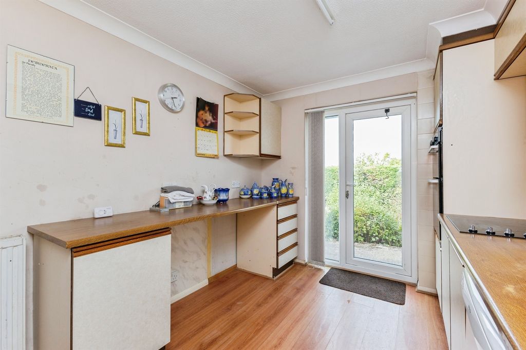 Property photo 2 of 23