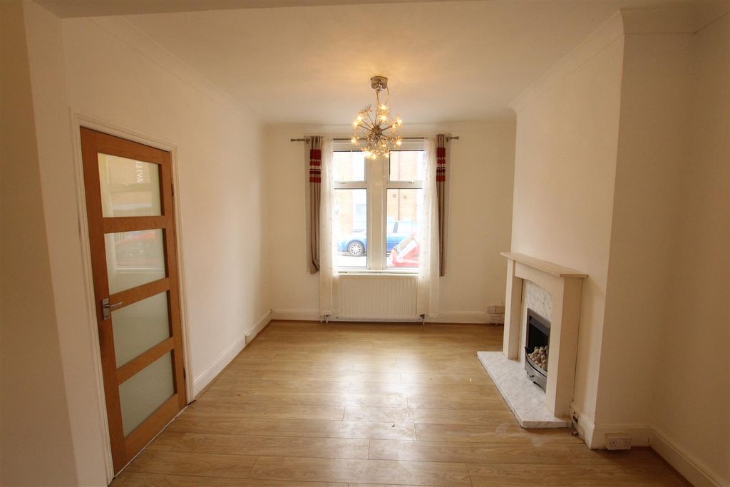 Property photo 2 of 13