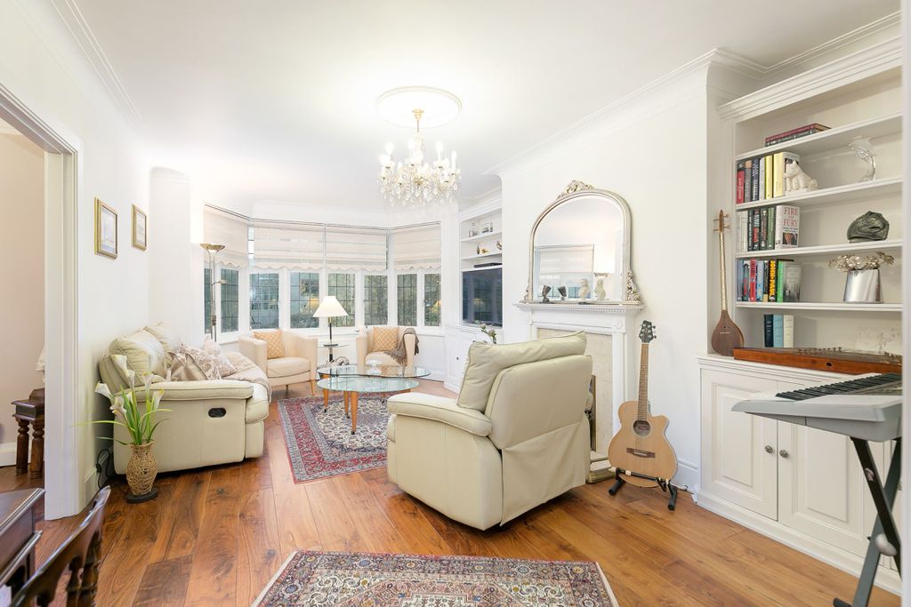 Property photo 3 of 31