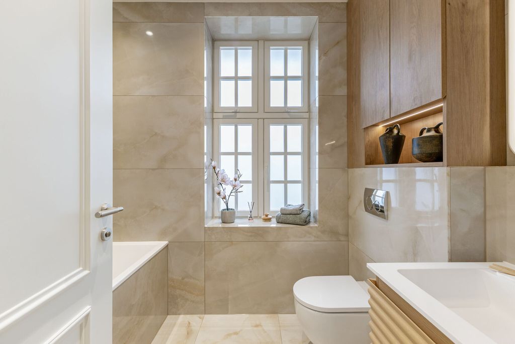 Property photo 3 of 11 Show Home Photo