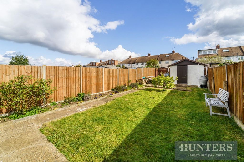 Property photo 2 of 12 Lynmouth Avenue (6).Jpg