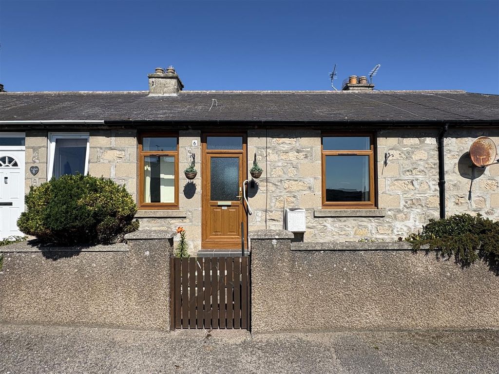 Property photo 1 of 21 6 Moray Street, Lossiemouth