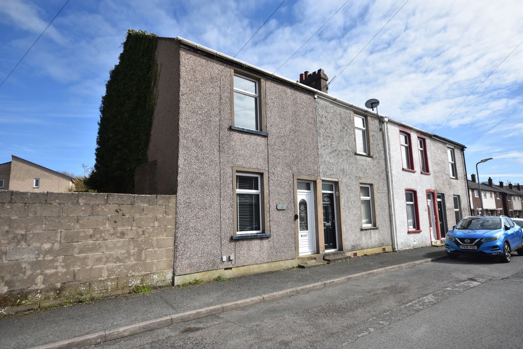 Property photo 1 of 17