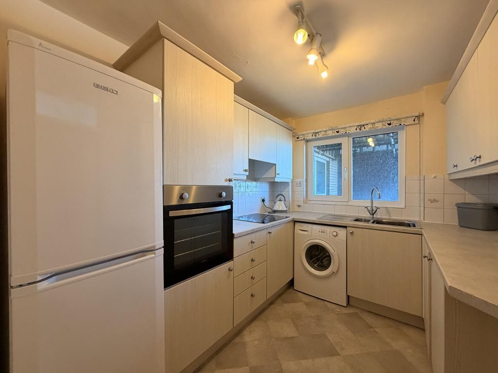 Property photo 3 of 14 Kitchen