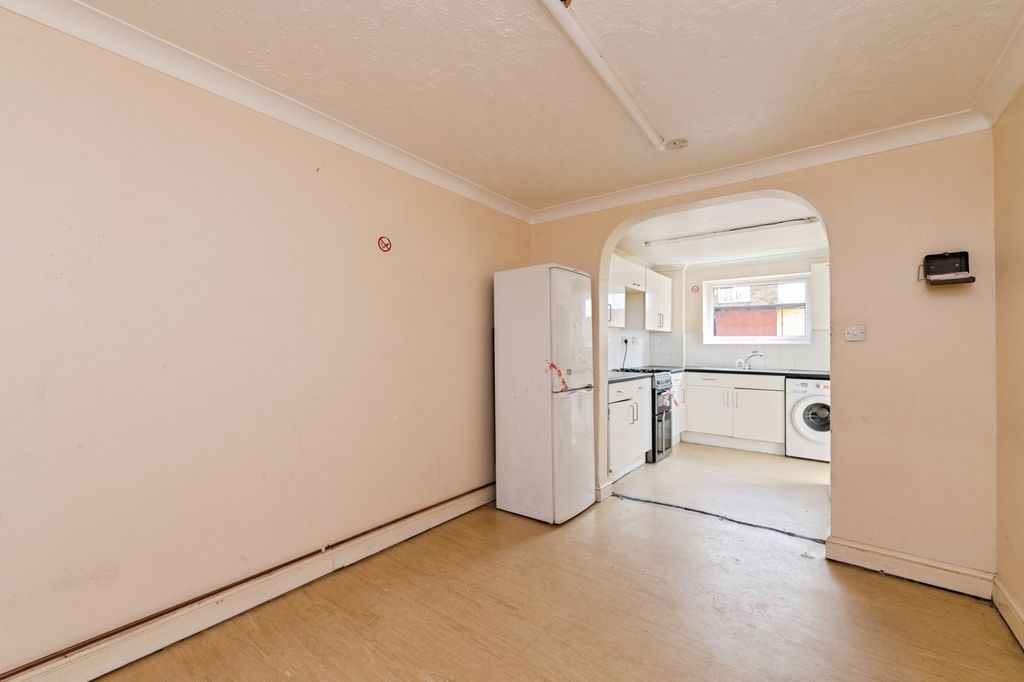 Property photo 3 of 16 Photo