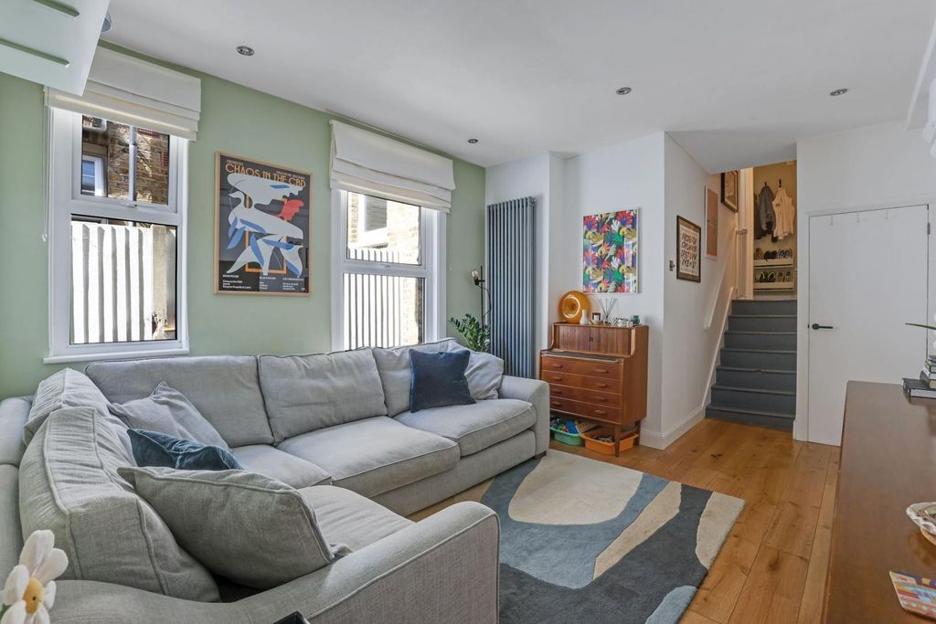 Property photo 3 of 14 02-E685Jhpropworld - 21A Panmure Road - 10-Medium.