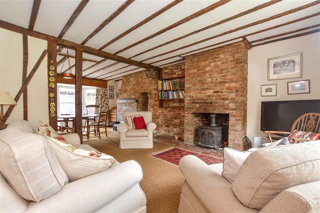 Property photo 1 of 15 Lounge