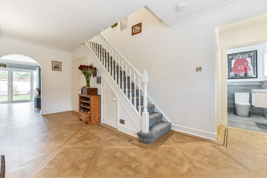 Property photo 1 of 31