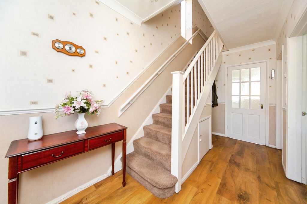 Property photo 3 of 21 Pbox-Img.Jpg