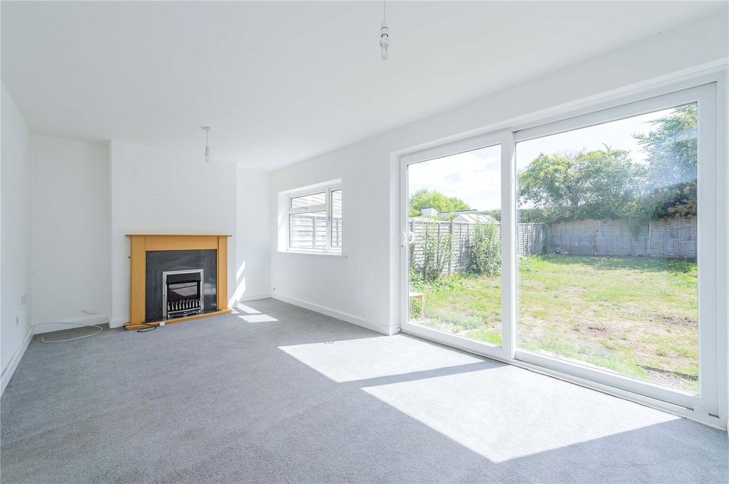 Property photo 2 of 32 Picture No. 27