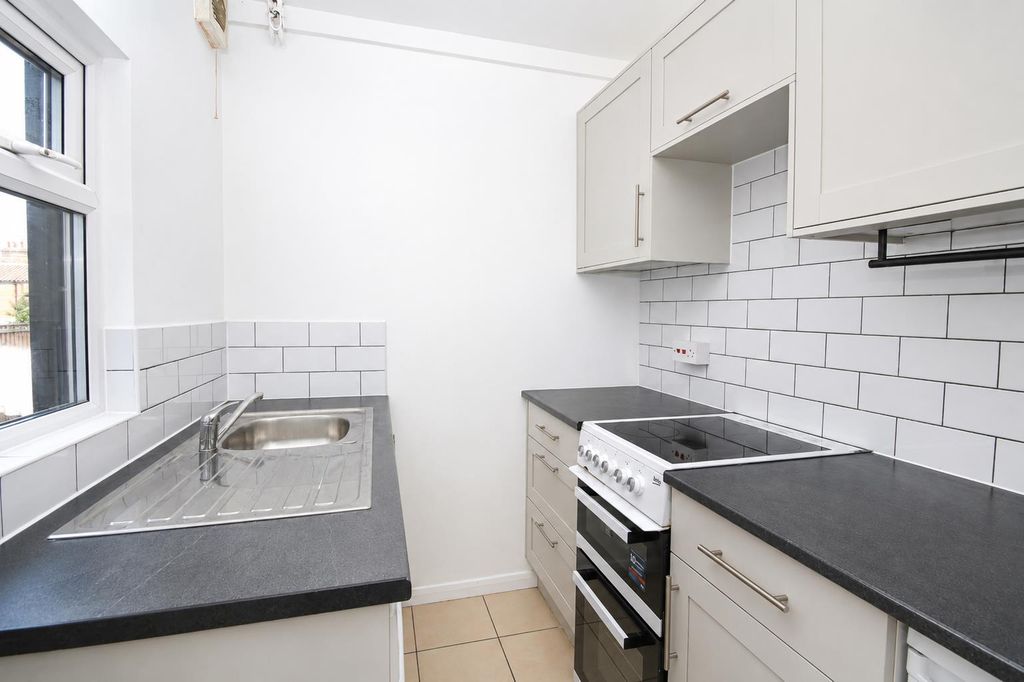 Property photo 2 of 11 4c9F5002-3d0c-4E70-Acf0-63Bb173295F2.Png
