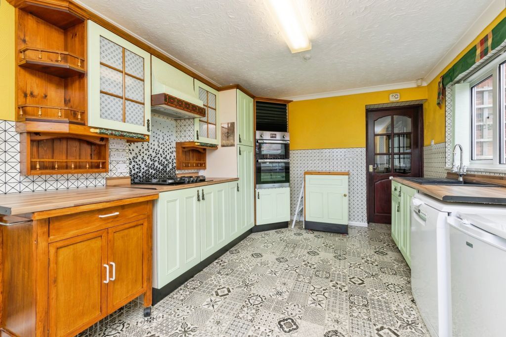 Property photo 3 of 22