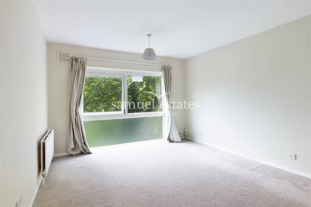 Property photo 3 of 12 Living Room