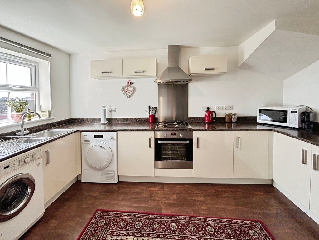 Property photo 2 of 15 Kitchen