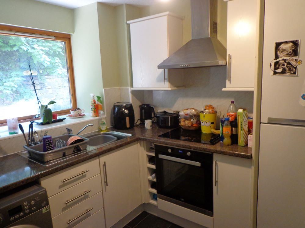 Property photo 3 of 7 Kitchen