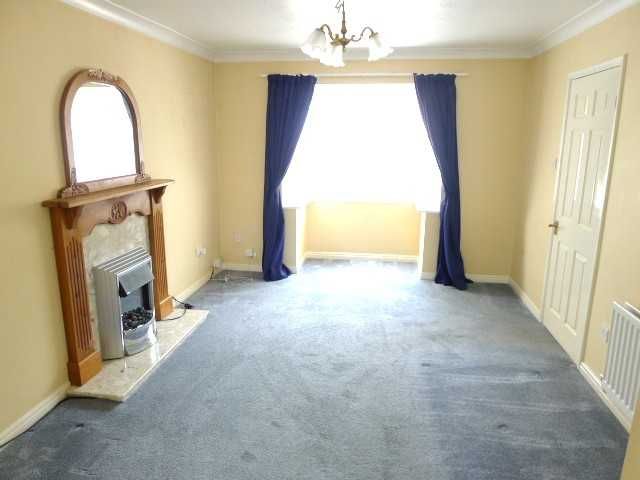 Property photo 3 of 12 Lounge