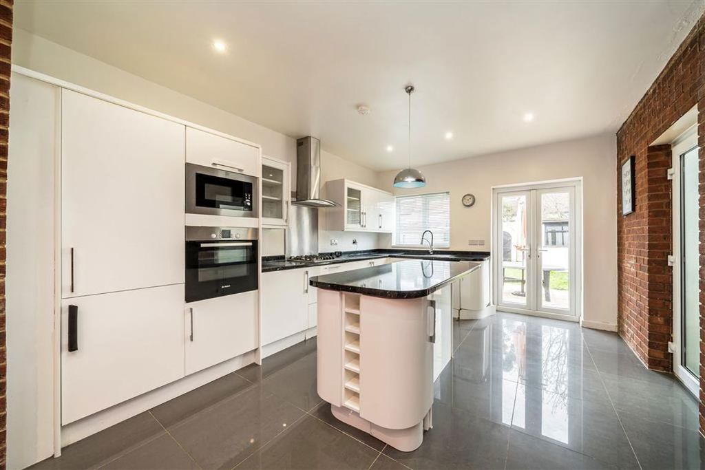 Property photo 3 of 9