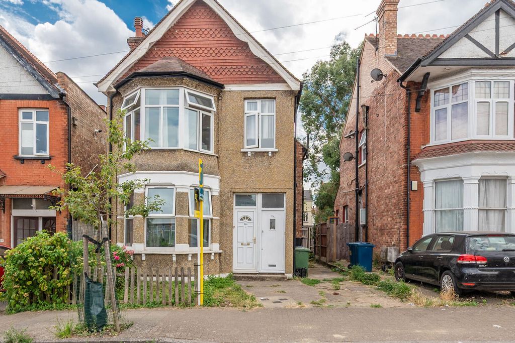 Property photo 3 of 12