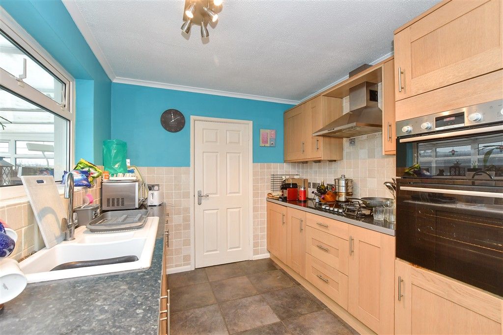 Property photo 3 of 12 Kitchen