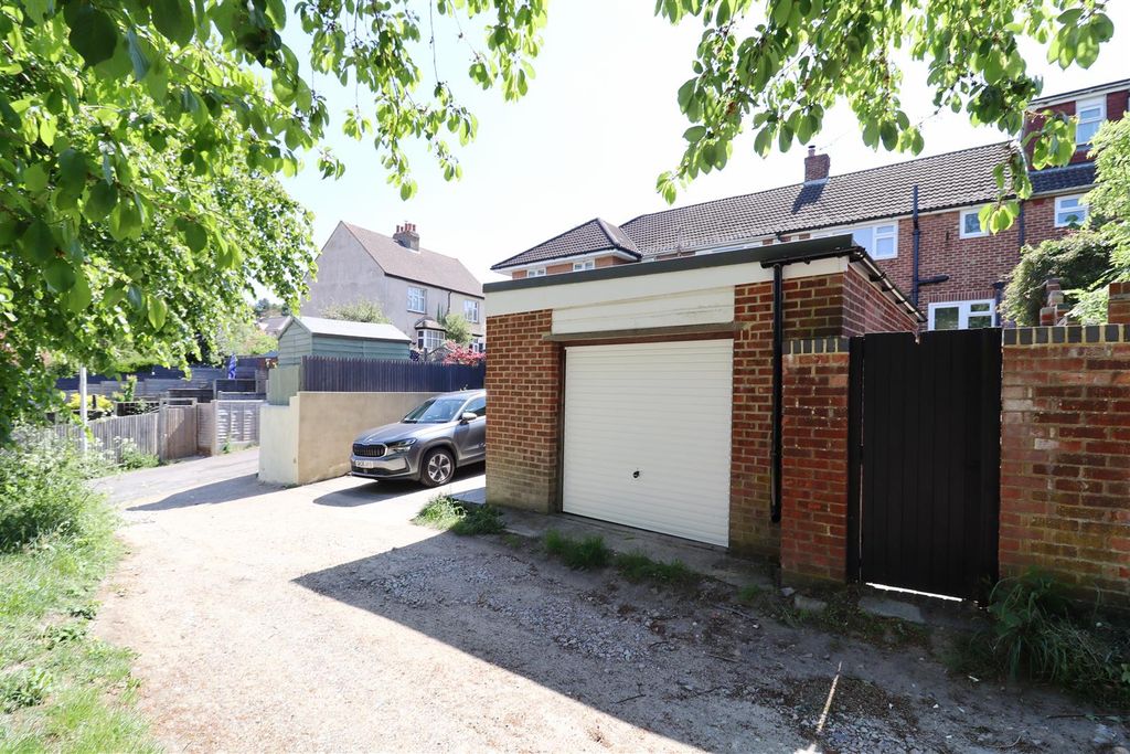 Property photo 3 of 19 Img_1664_Pe.Jpg