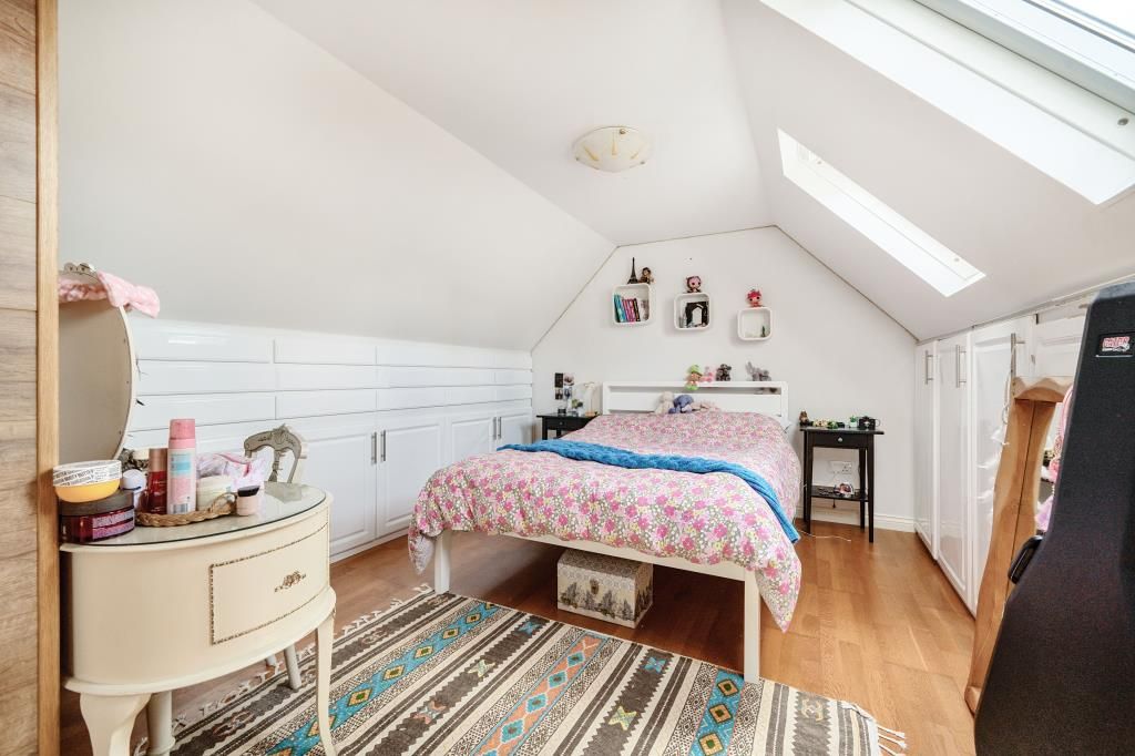 Property photo 3 of 20 Bedroom