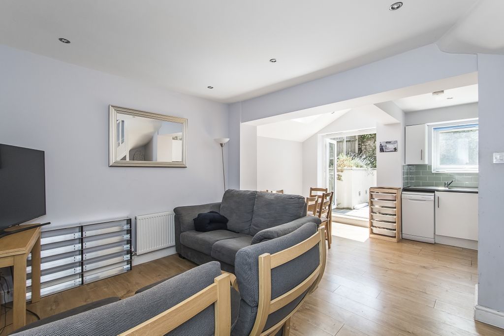 Property photo 2 of 12 -Kilmaine-006