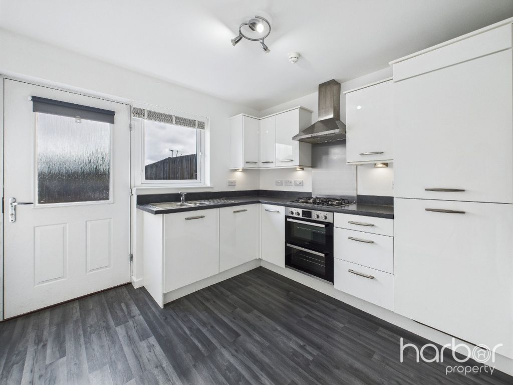 Property photo 3 of 18 4377567
