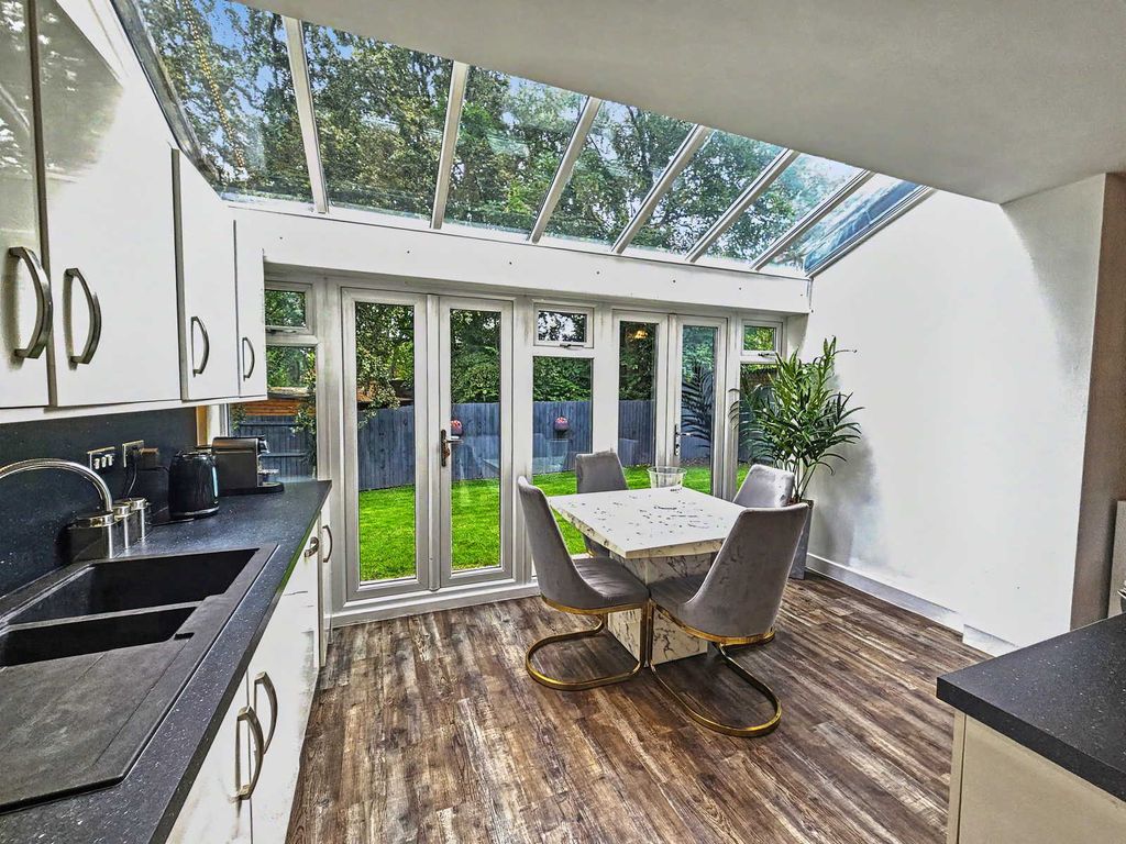 Property photo 1 of 29 Living Kitchen Diner