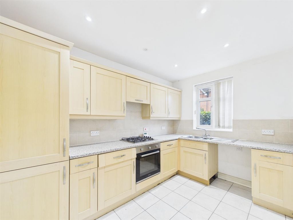 Property photo 2 of 10 Kitchen.Jpg