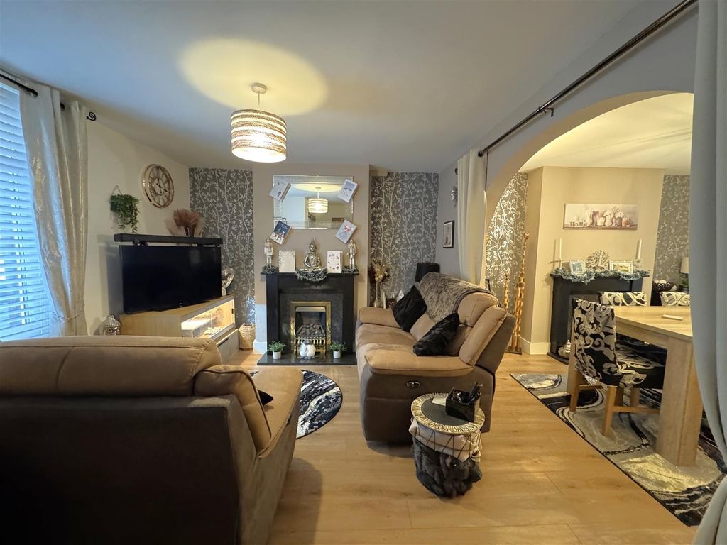 Property photo 3 of 13 3.Jpeg