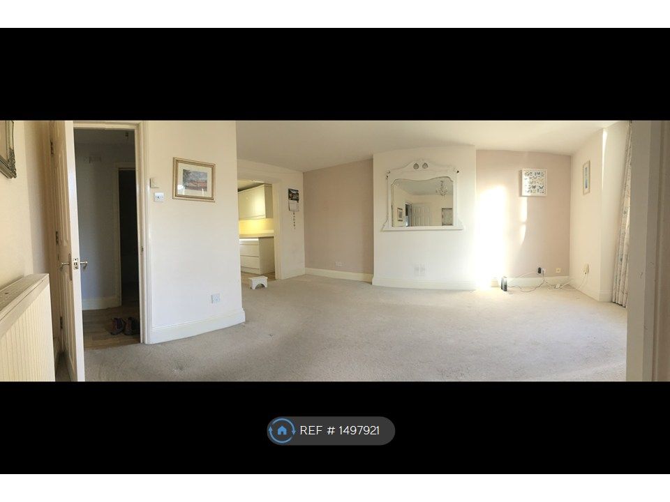 Property photo 3 of 14 Living Room