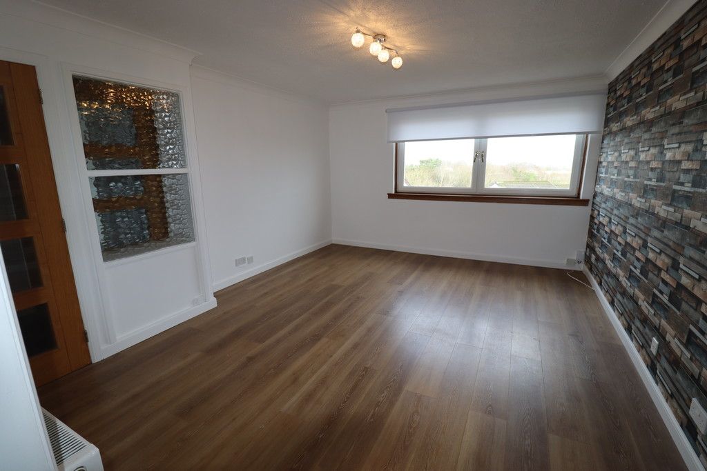 Additional image 4 of 2 bed flat to rentGairloch Crescent, Redding FK2