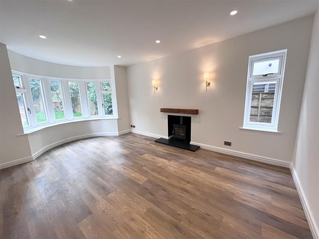 Property photo 3 of 35