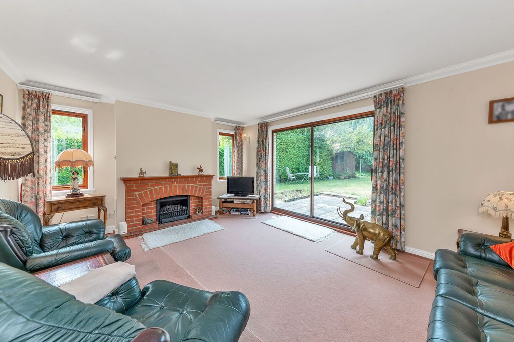 Property photo 2 of 16