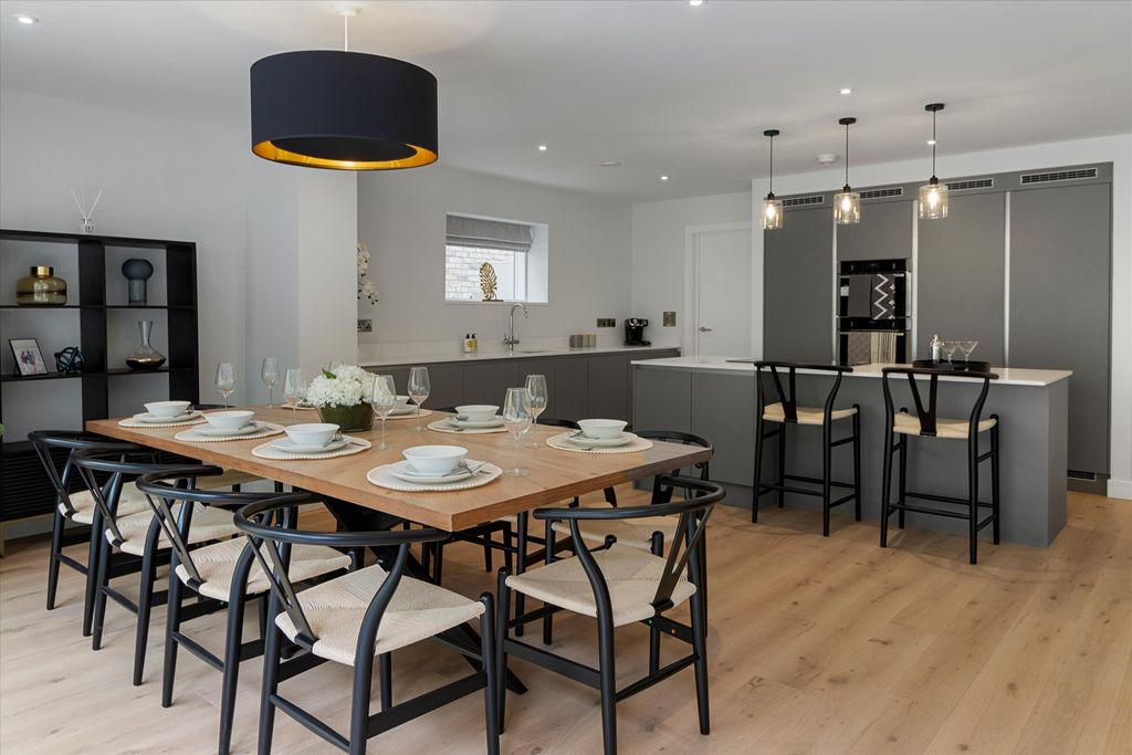 Property photo 2 of 19 Image