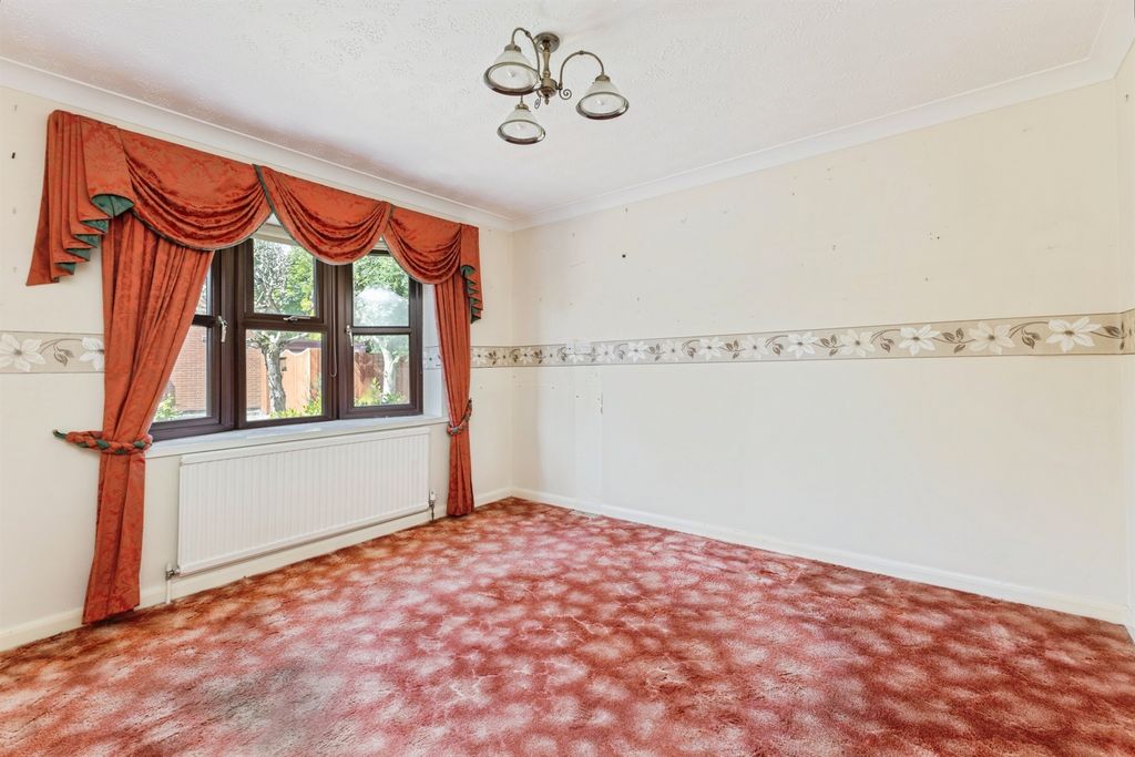 Property photo 3 of 17