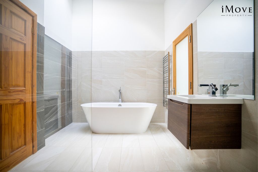 Property photo 3 of 29