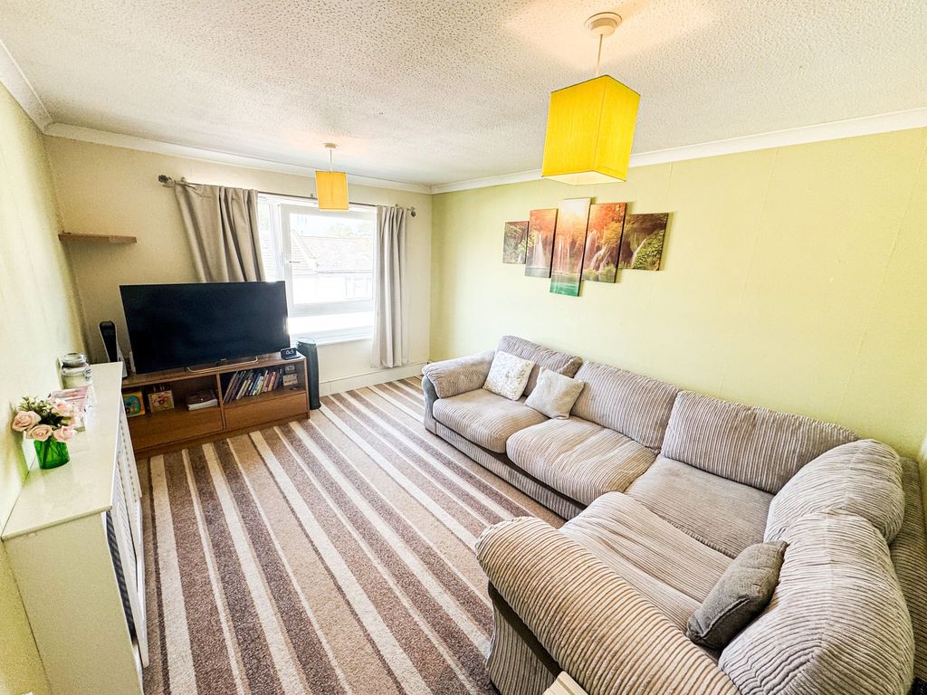 Property photo 2 of 14 Burgess Road E15