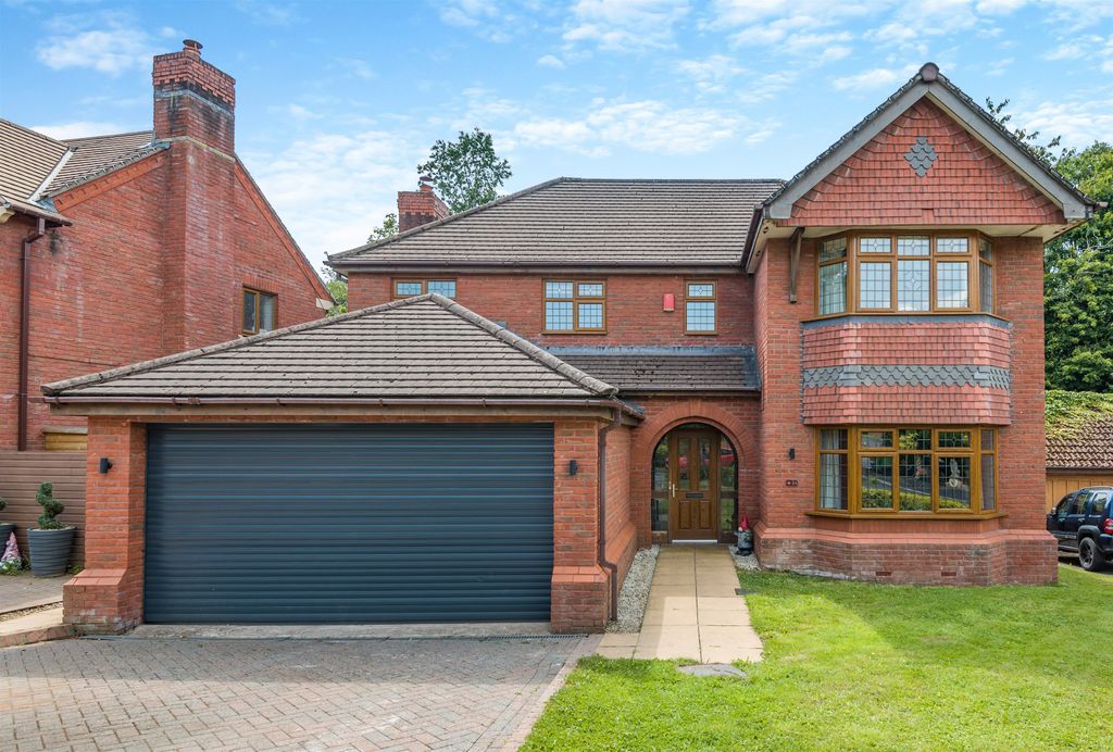 Property photo 1 of 28