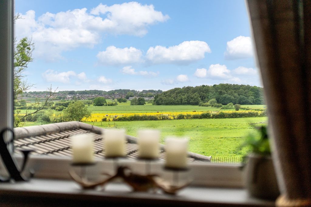 Property photo 1 of 28 3283613