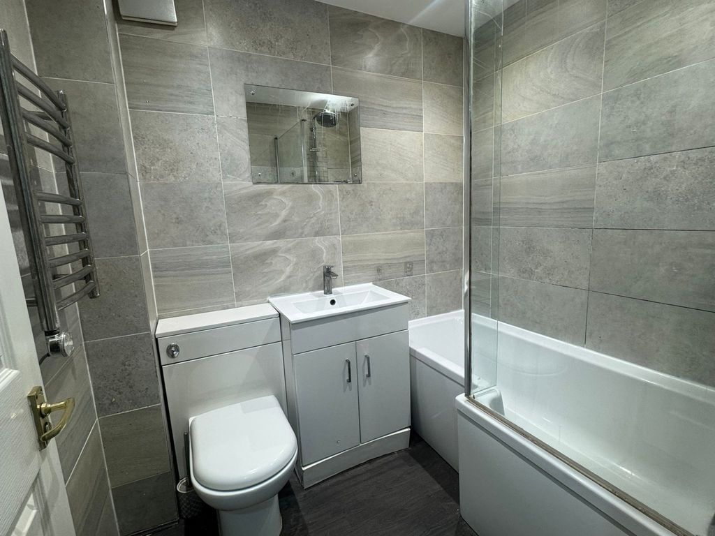 Property photo 3 of 6 Photo 2