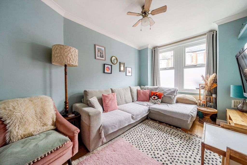 Property photo 2 of 20 Picture No. 24