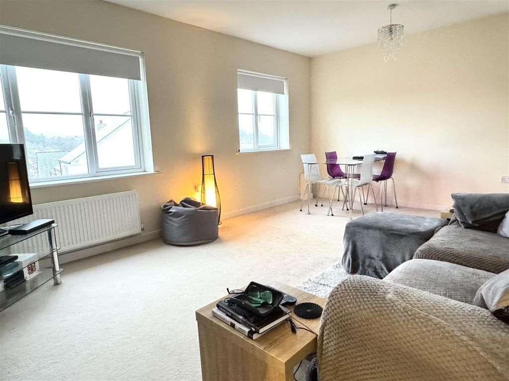 Property photo 2 of 19 Lounge Diner