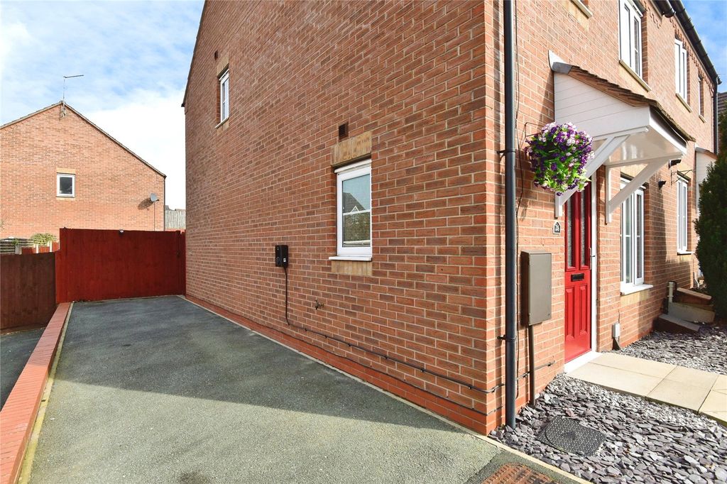Property photo 2 of 18 Picture No. 21